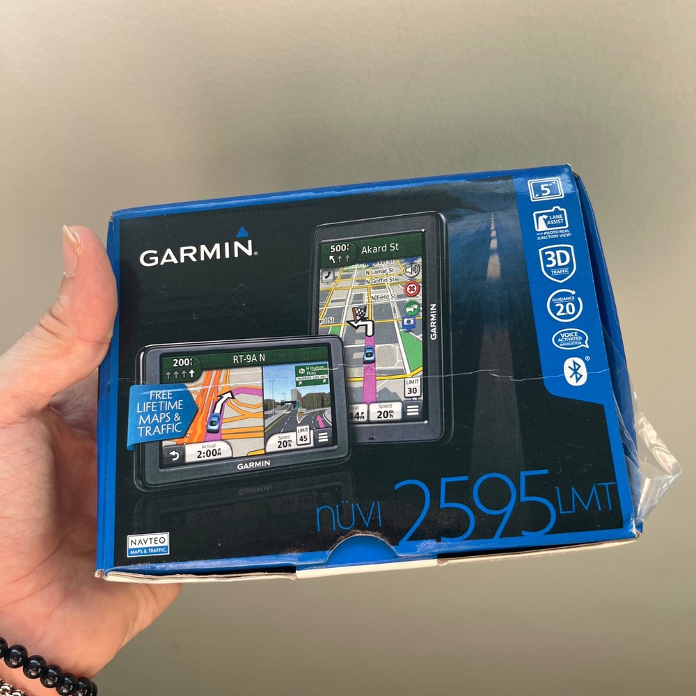 Garmin nuvi 2595LMT 5" Portable GPS Navigator Lifetime Maps Traffic Bluetooth